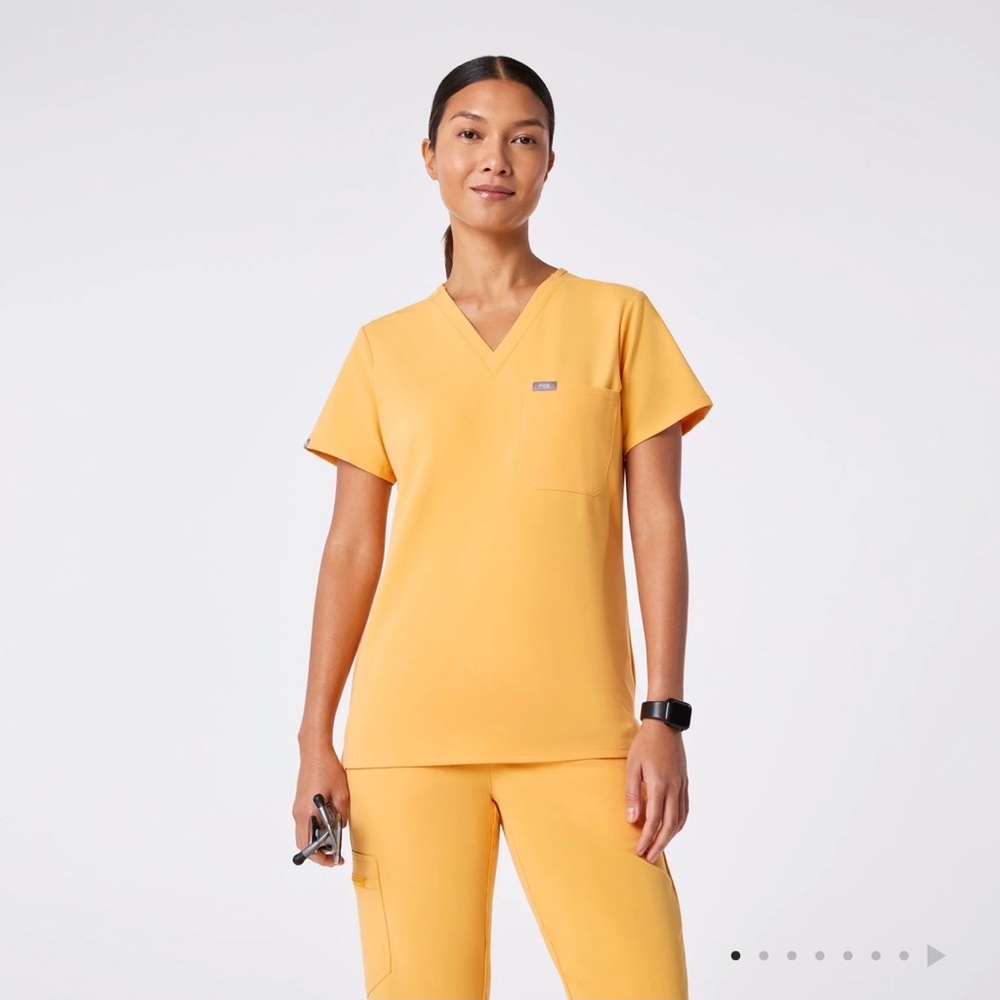 Figs Yellow Scrub Set - Picture 11 of 11